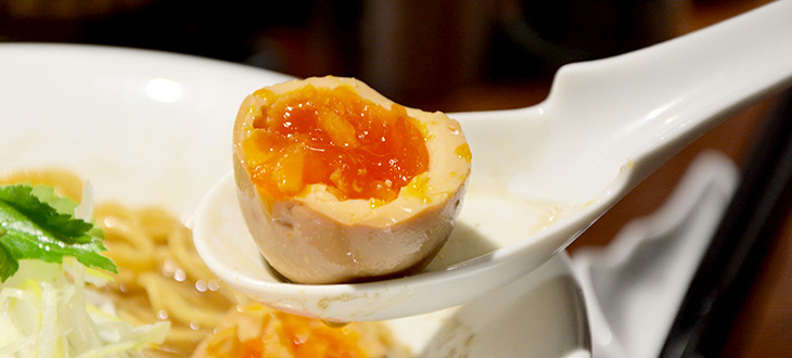 煮玉子をトッピングするだけ！子どもの感性を育てるという謎のラーメン屋に行ってきた！