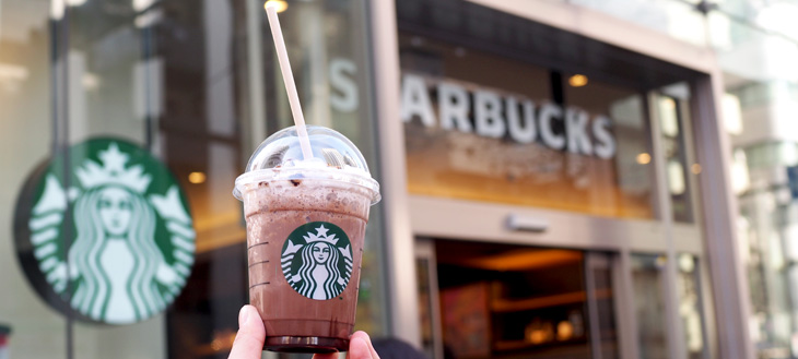 【スタバから“緑のストロー”が無くなる？！】スターバックスがサステイナブルな未来につながる紙ストローでの提供を開始